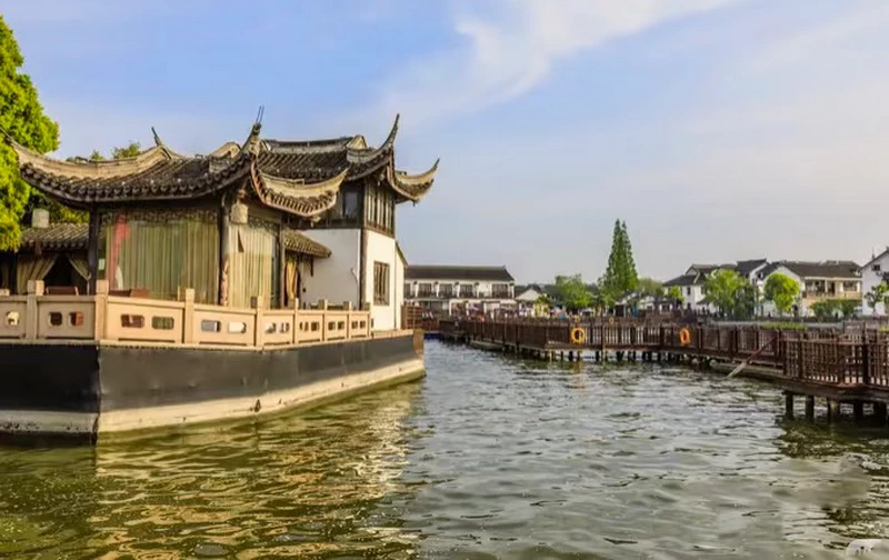 South Lake and Autumn Moon Pavilion at Zhouzhuang Water Town