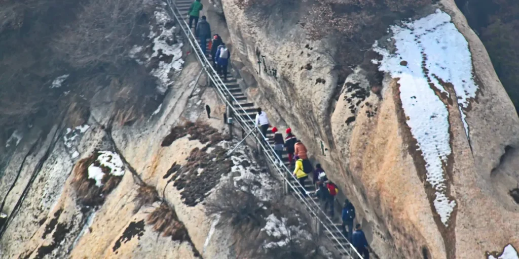 Huashan Mountian one of Top 10 outdoor activities for families in Xi'an