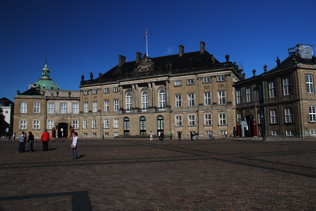 丹麦 现在的皇宫—阿美琳堡宫Amalienborg Slot