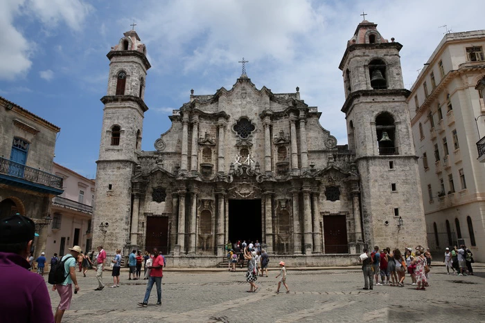 哈瓦那圣哥伦布教堂 (Catedral de San Cristobal de la Habana)。