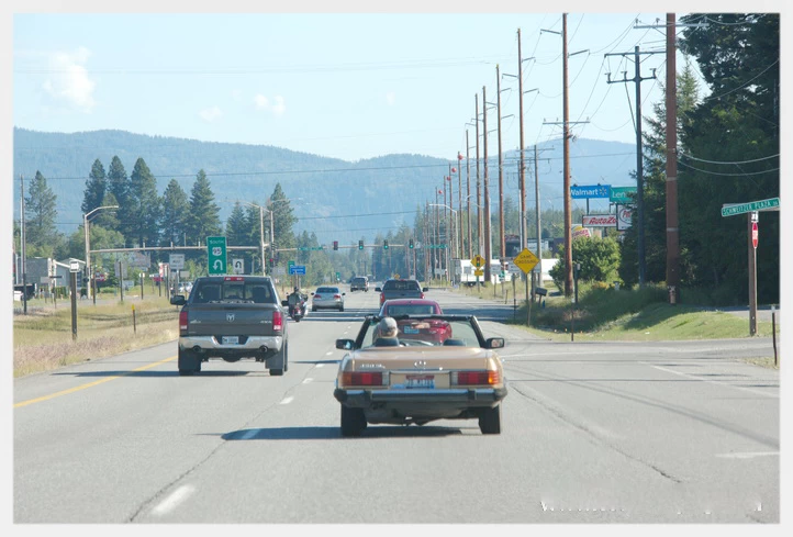 2号公路穿越爱达荷州邦纳县（Bonner County）的一个小城 - Ponderay (庞德雷)