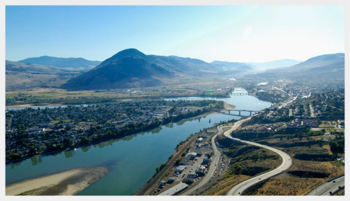 南北汤普森河（the North and South Thompson rivers）交汇的山谷（Image Credit: ourtru.ca/）