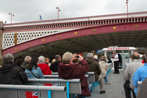 黑衣修士桥（Blackfriars Bridge）