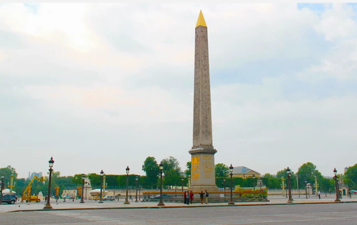 协和广场中心有标志性建筑 - 埃及方尖碑（Egyptian obelisk）