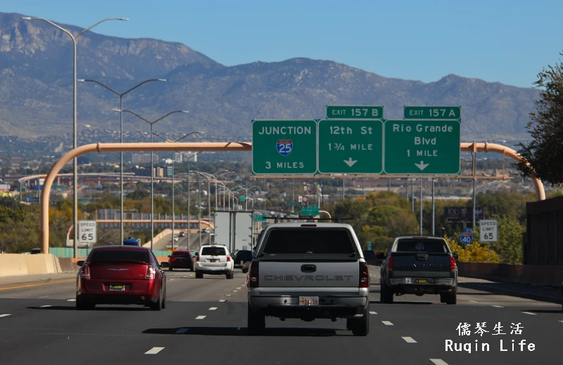 驶入阿尔伯克基市（Albuquerque）