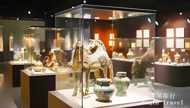 The exhibits at Beijing Ceramic Art Museum