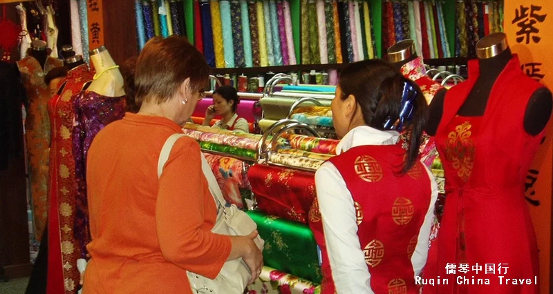 Silk Street Market (Xiushui Market).