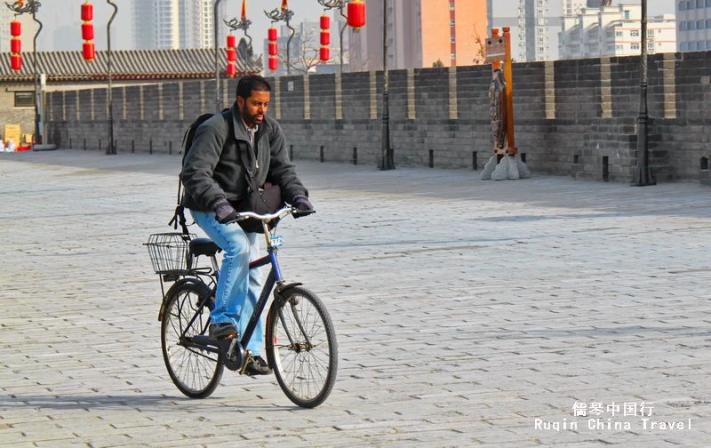 Xi'an City Wall Biking