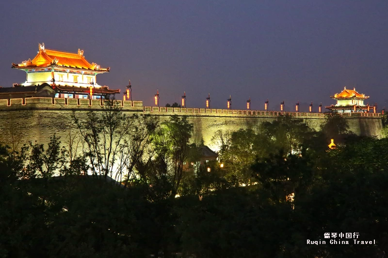 The Night View of Xi'an City Wall