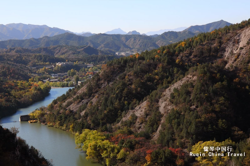 Yuanyang LakeYuanyang Lake divides Simatai Great Wall into East and  West sections