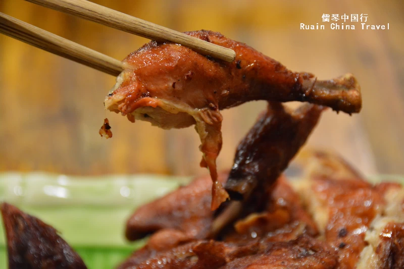  Beggar’s Chicken, one of the best local flavors in Shanghai