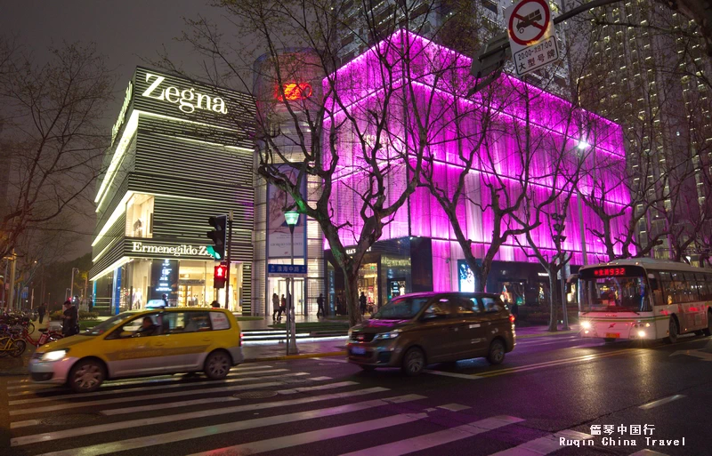 The night view of Huaihai Road in Shanghai