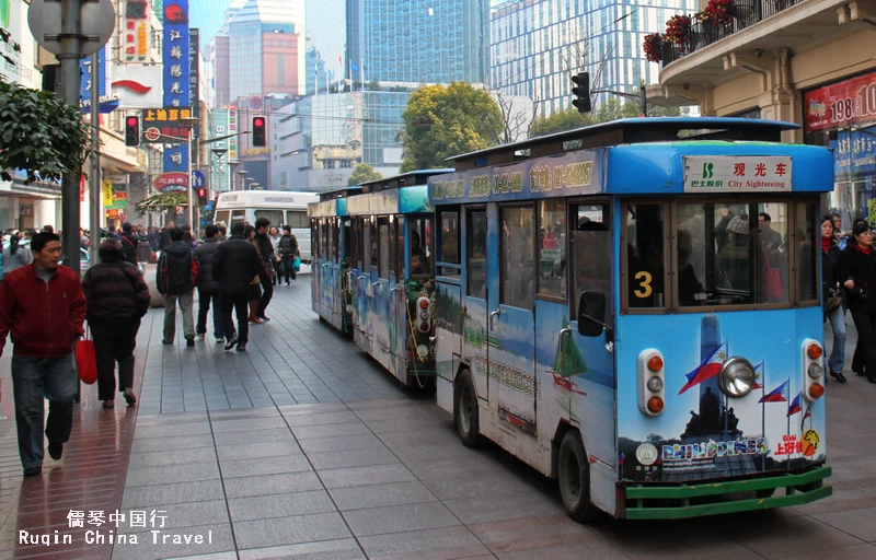  Nanjing Road Sightseeing Tram