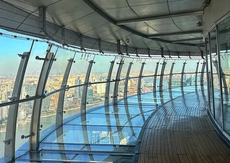 The Transparent Observatory 259 meters at Shanghai Oriental Pearl Tower