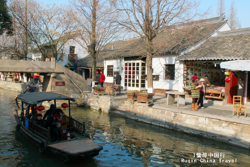 Boat Rides on the Canals in Zhujiajiao Water Town