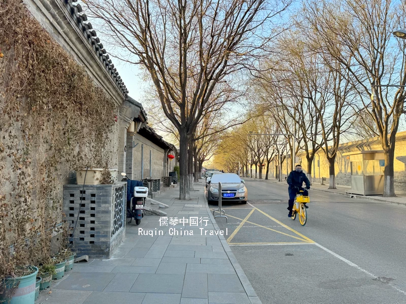 Caochang Santiao Alley is wide for traffic