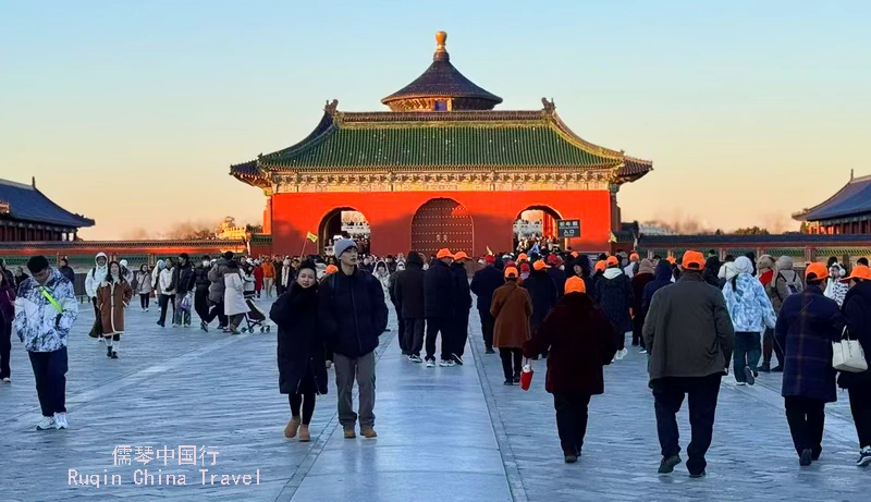 Walk on the 360m long Danbi Bridge at the Temple of Heaven