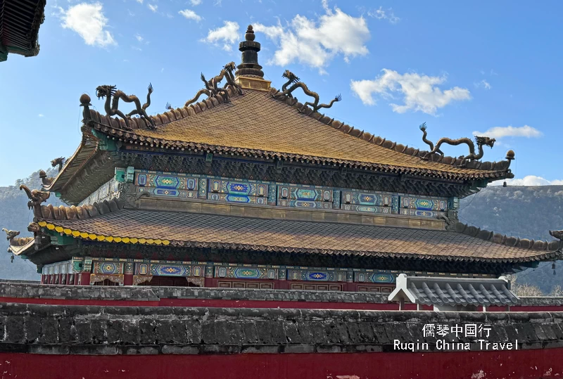 the golden-roofed Miao Gao Zhuang Yan Hall （Hall of High Solemn）.