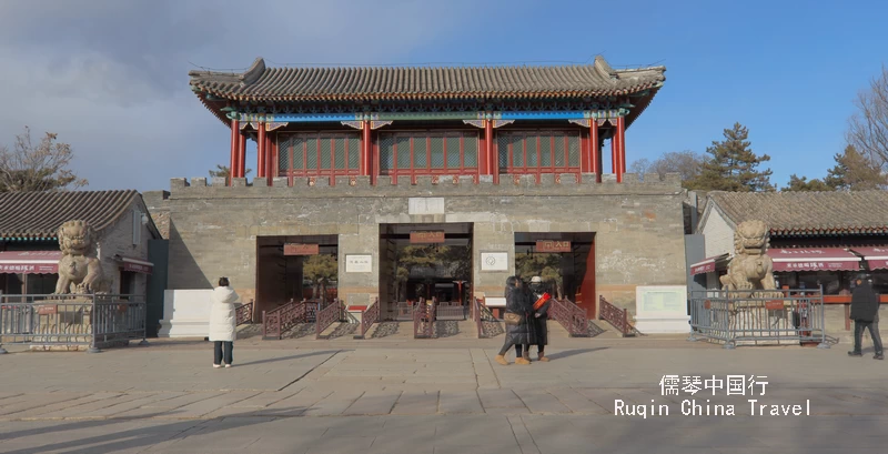  the Lizheng Gate of the Mountain Resort 