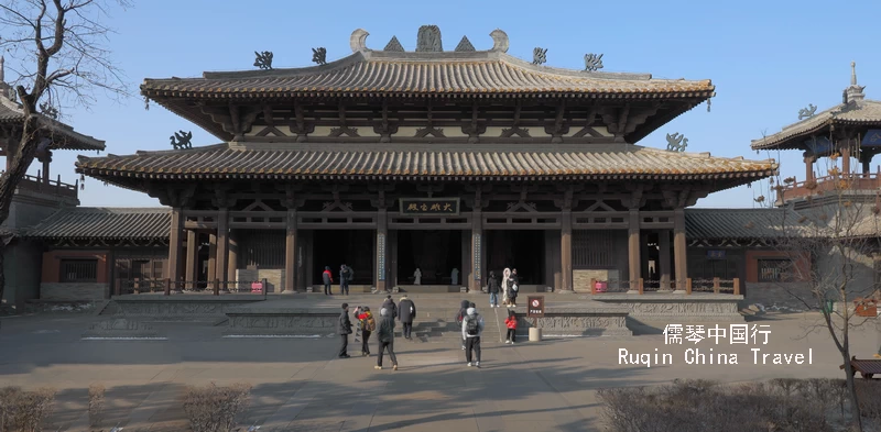 Daxiong Baodian Hall on your way to the Yungang Grottes