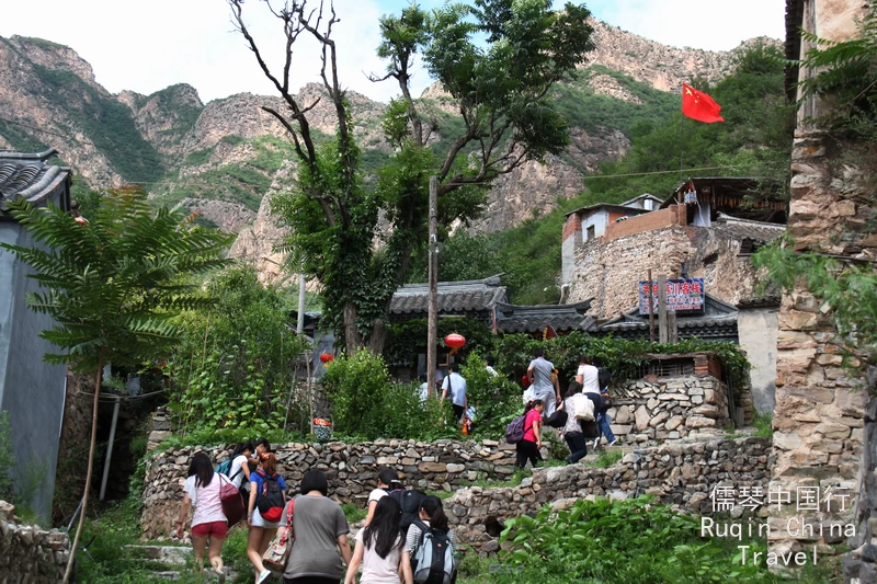 Hike up the Cuandixia Village