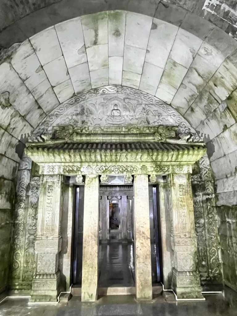 The Underground Chamber of Yuling (裕陵), the tomb of Emperor Qianlong (乾隆)