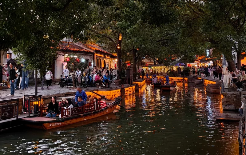 Evening Boat Rides in Tongli