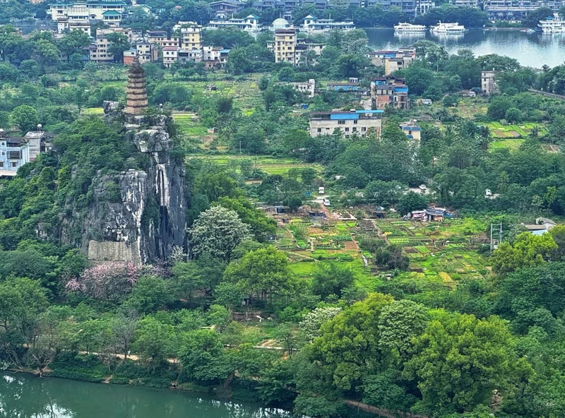 Chuanshan Park (穿山公园) in Guilin