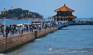 栈桥 (Zhanqiao Pier) in Qingdao