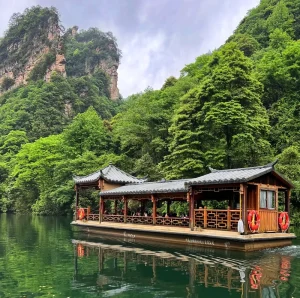 how to reserve tickets for Baofeng Lake (宝峰湖)