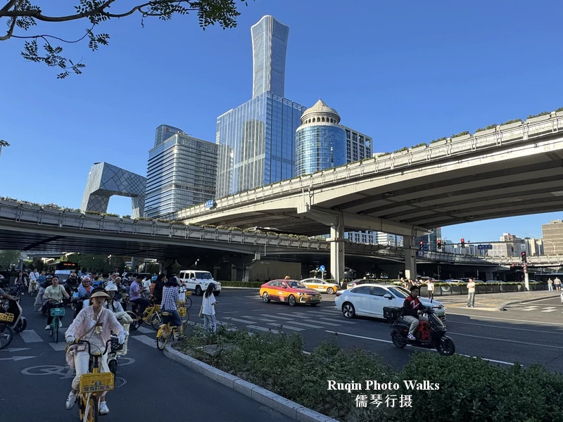 The photo was taken under Guomao Bridge