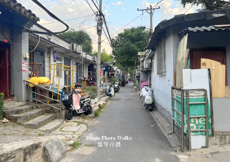 Dongting Hutong is narrow, no more than three or four meters wide