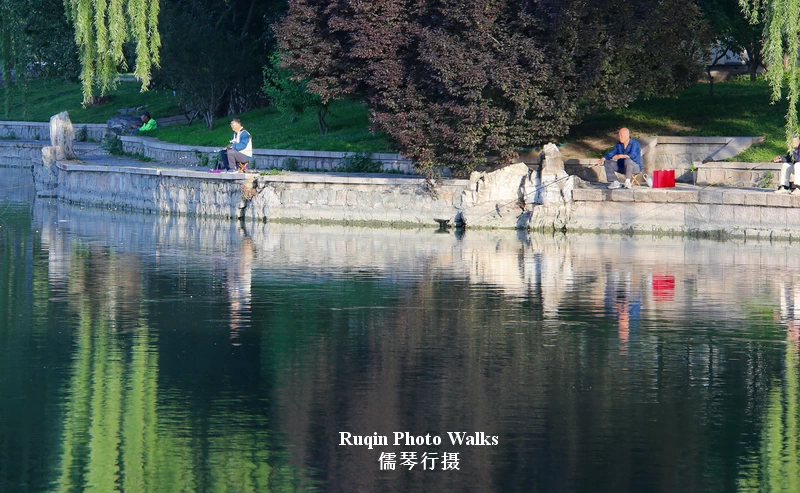 I noticed a few anglers spaced out along the edge in Longtan Lake Park