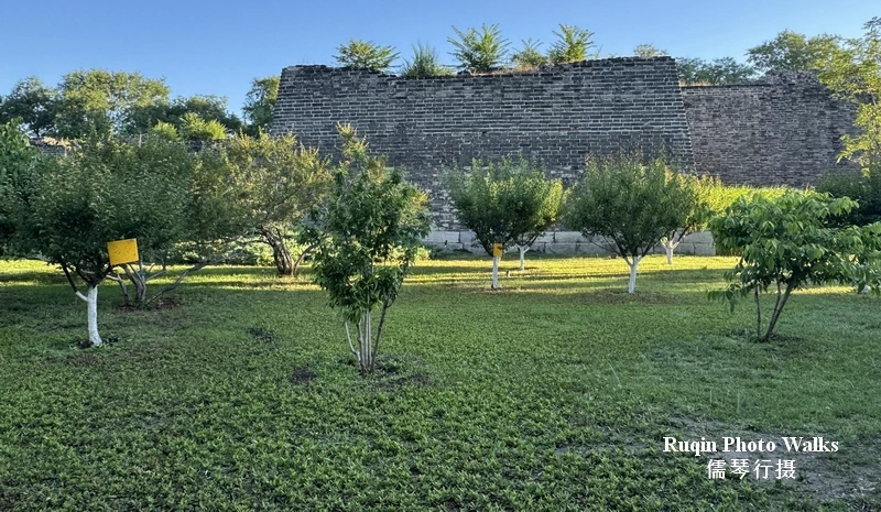 This section of wall is only about 1.5 kilometers long