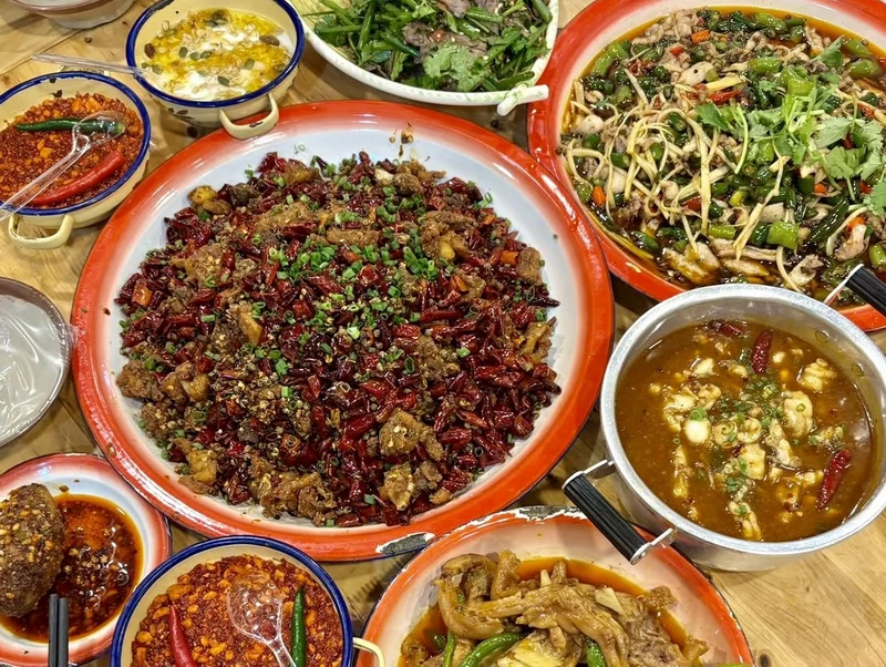For dinner, explore jianghu cai (江湖菜)