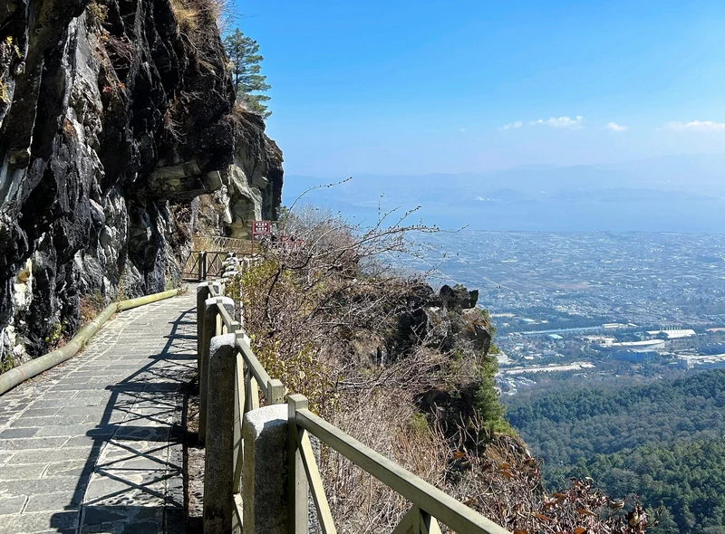 walking along the mountain paths at Cangshan