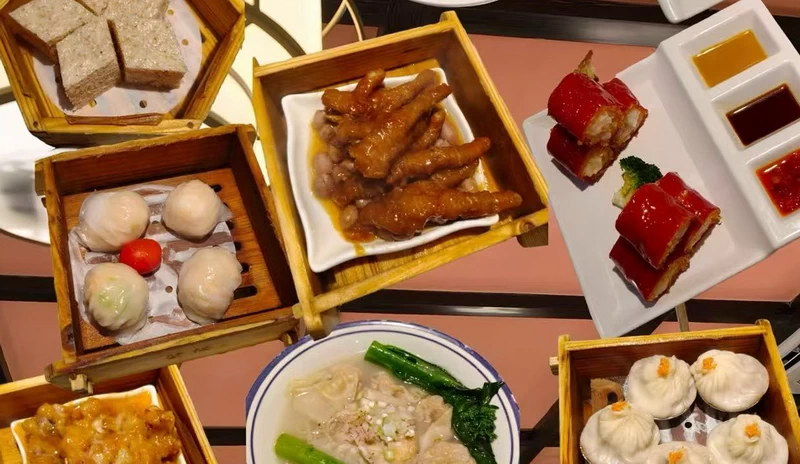 Cantonese morning tea, or yum cha (饮茶)