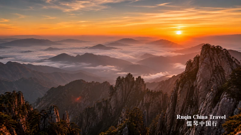 Huangshan Sunrise & Sea of Clouds
