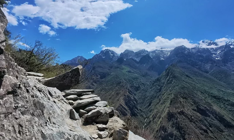 Wake Above the Gorge