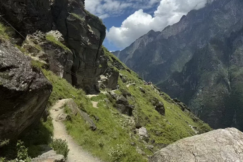 Hiking along the trail at Tiger Leaping Gorge