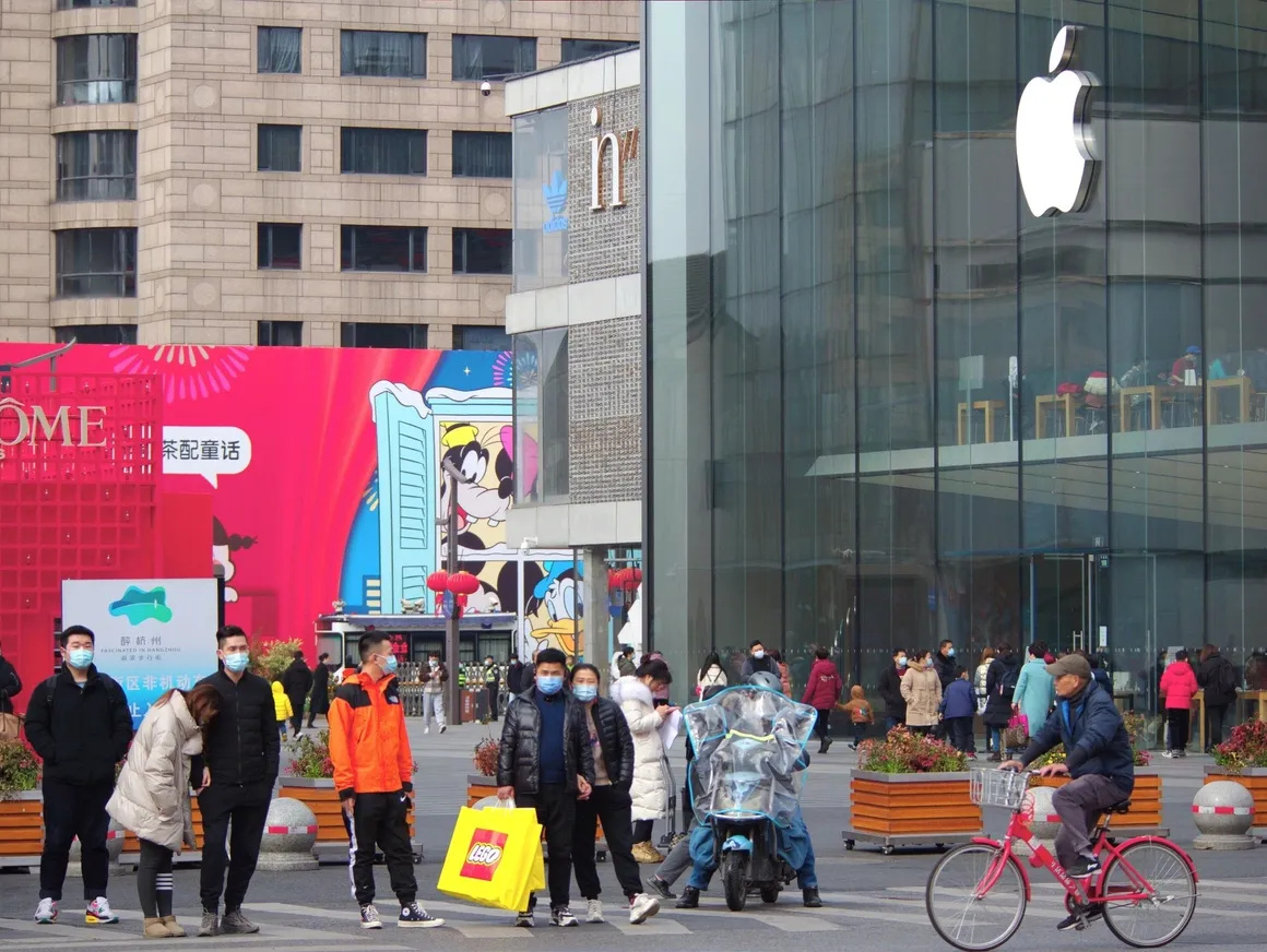 Hangzhou Street Scene